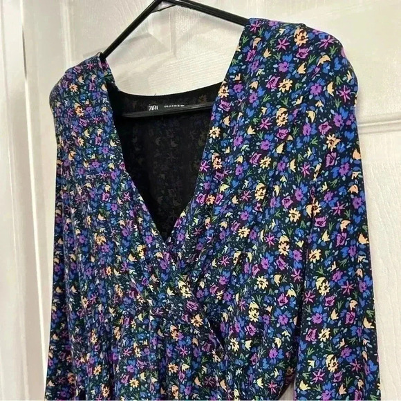 Zara Floral Long Sleeve V-Neck Mini Dress Women Sz S Shoulder Pads Feminine - Picture 7 of 11